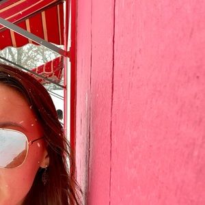 Meet your Posher, Mak